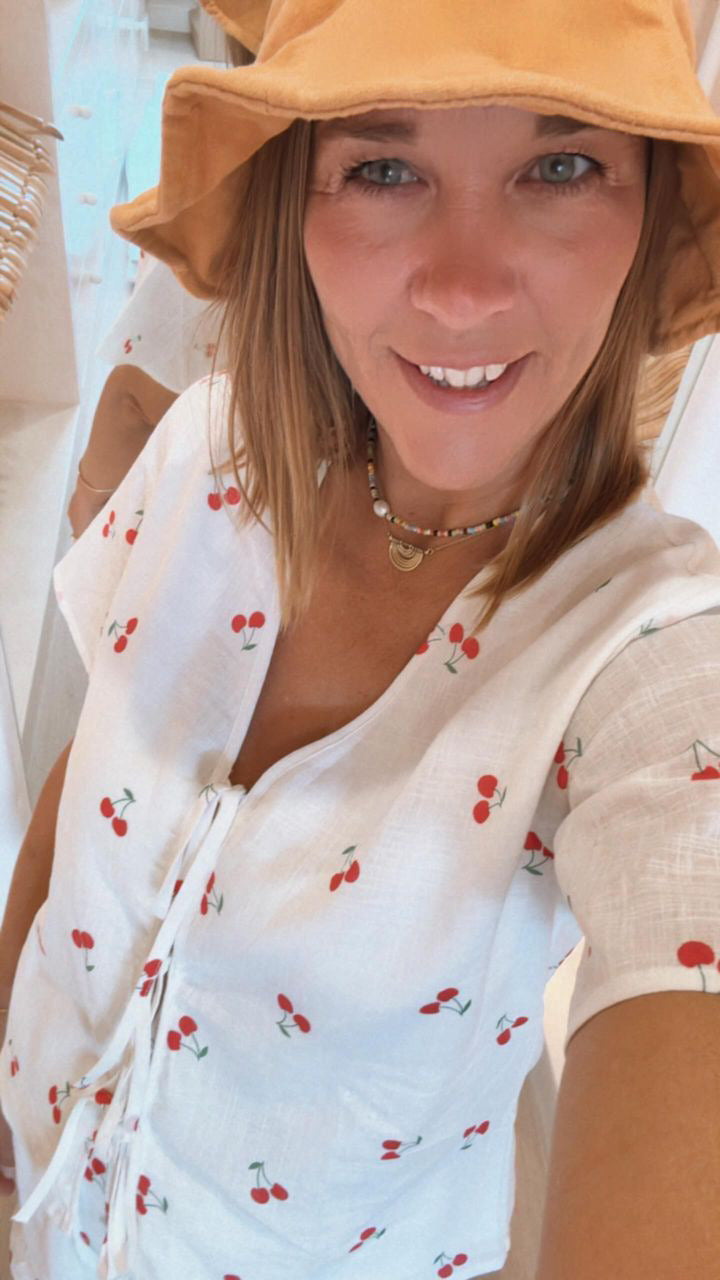 Very Cherry White Set