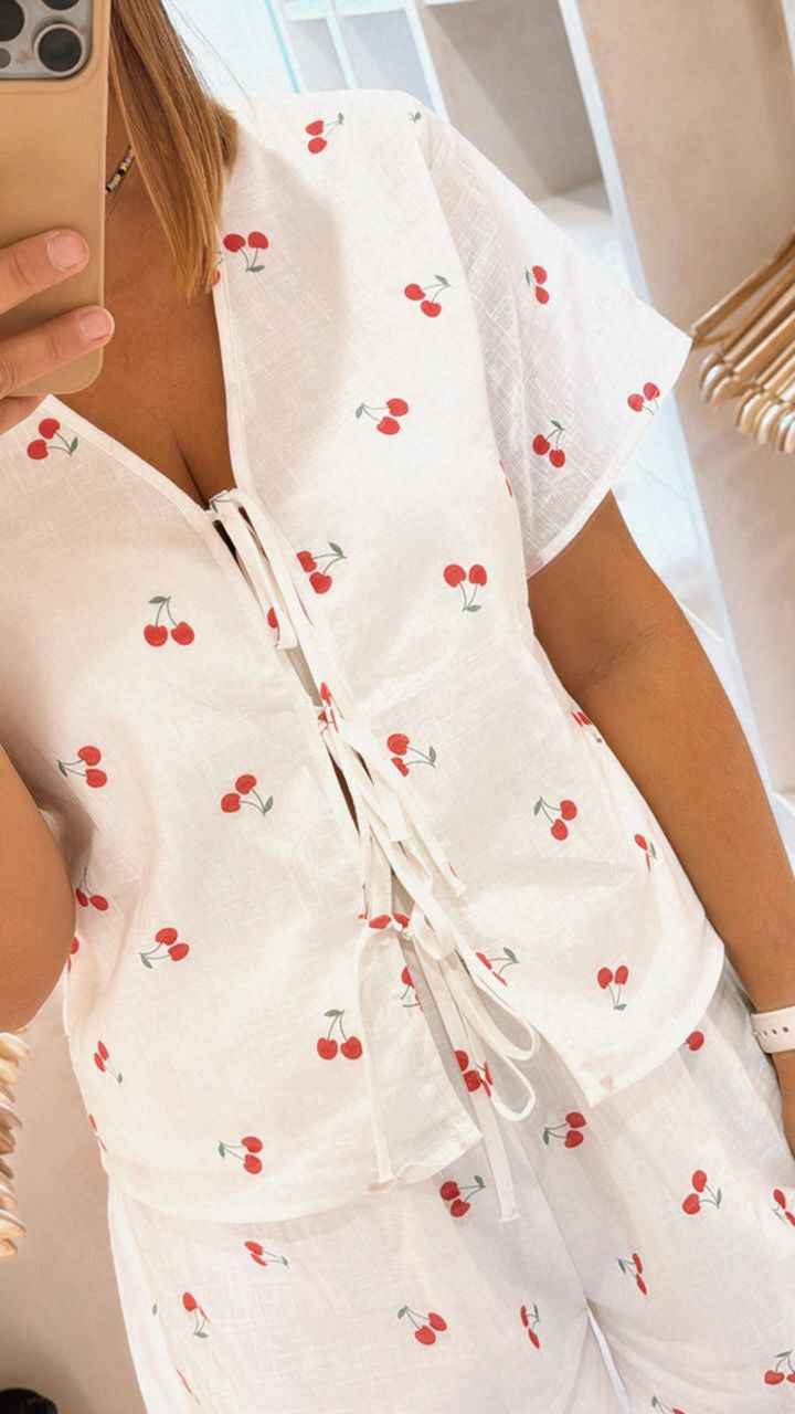 Very Cherry White Set