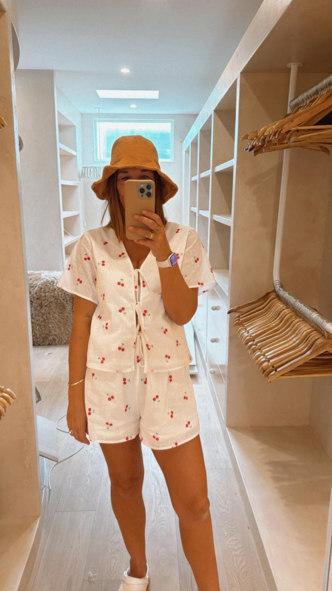 Very Cherry White Set