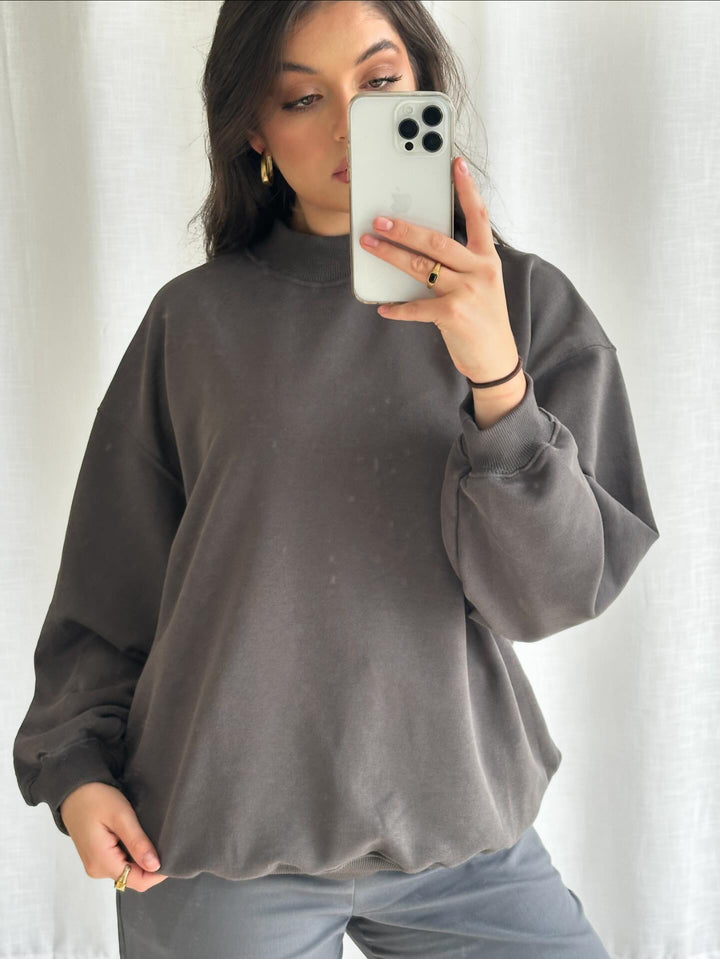 QUEEN OF PEACHES SWEATER