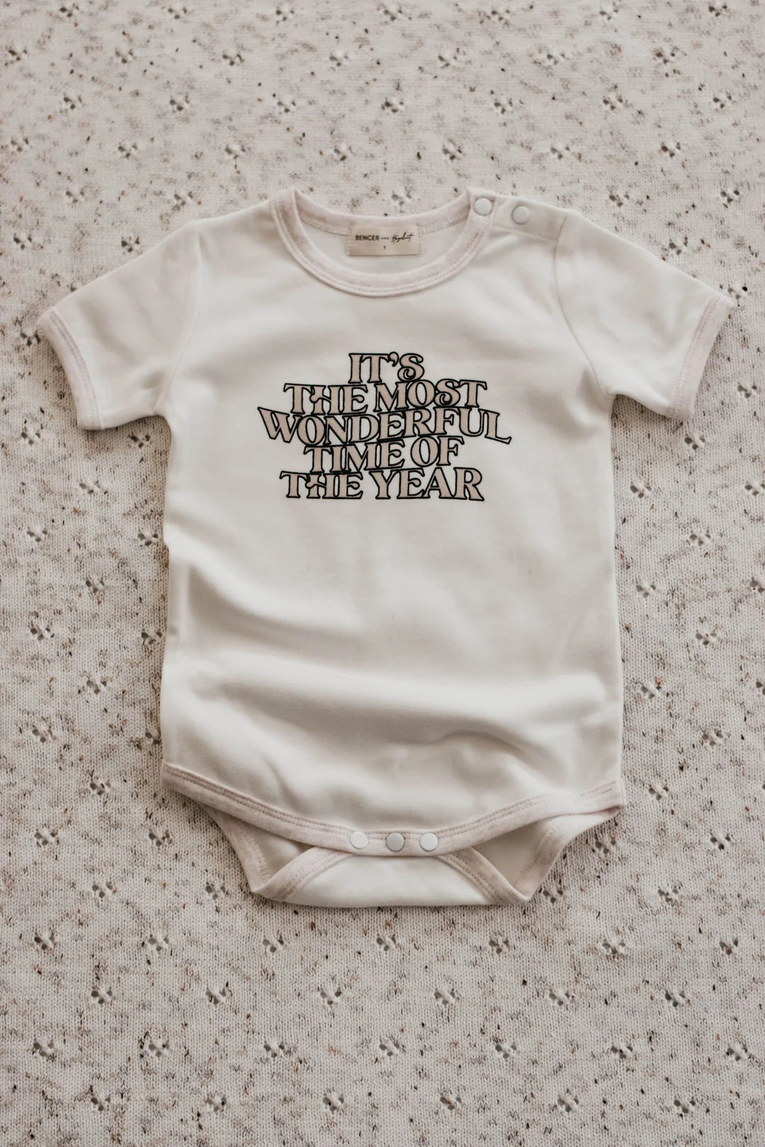 WONDERFUL TIME BODYSUIT NEUTRAL BODYSUIT/TEE