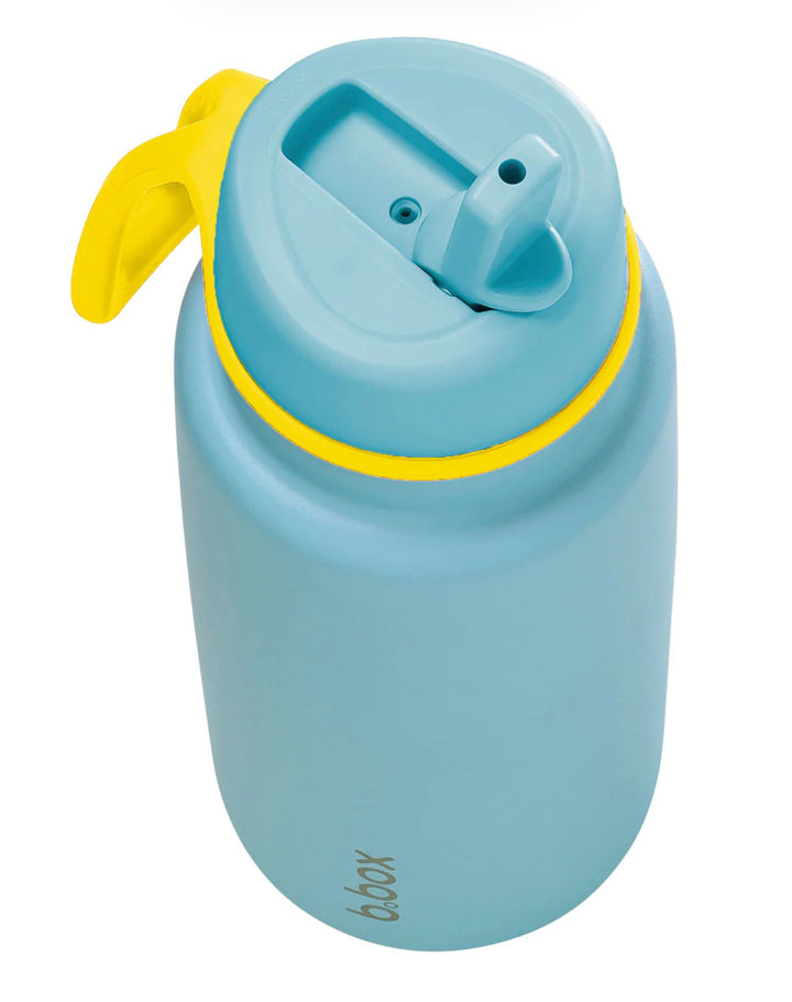 Insulated Flip Top 1 Litre Bottle - pool side