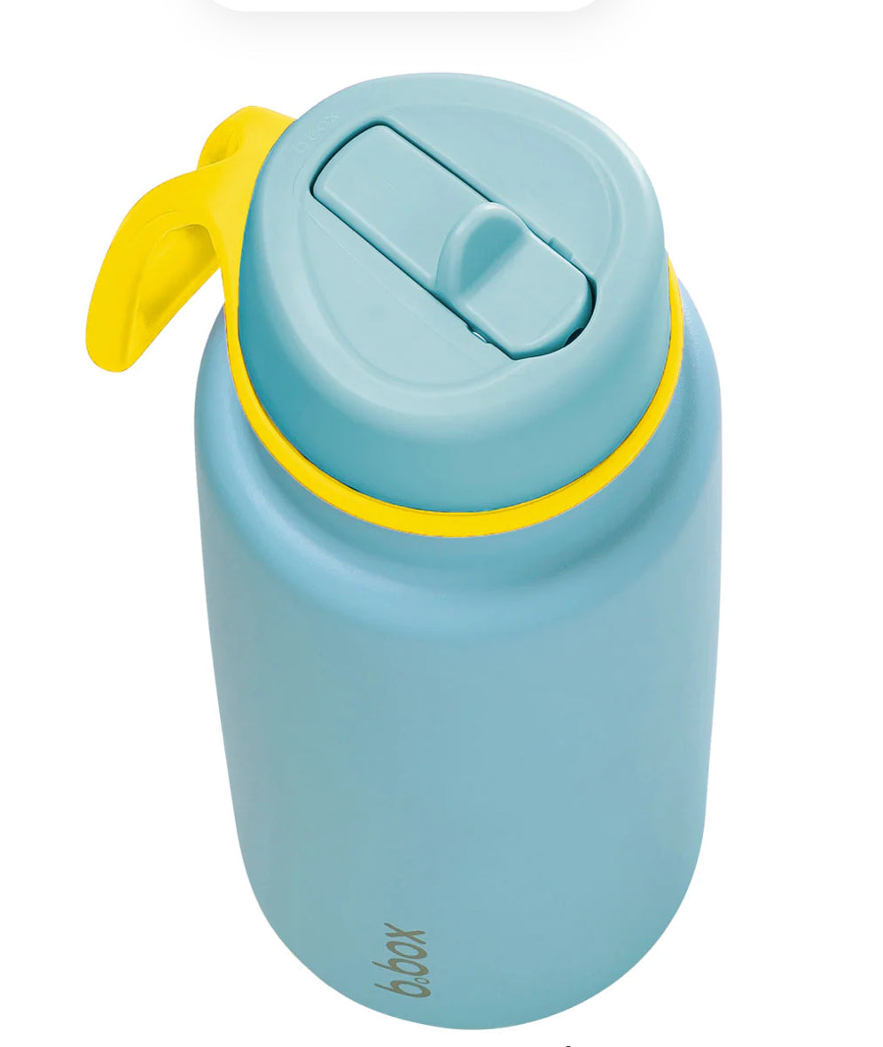 Insulated Flip Top 1 Litre Bottle - pool side