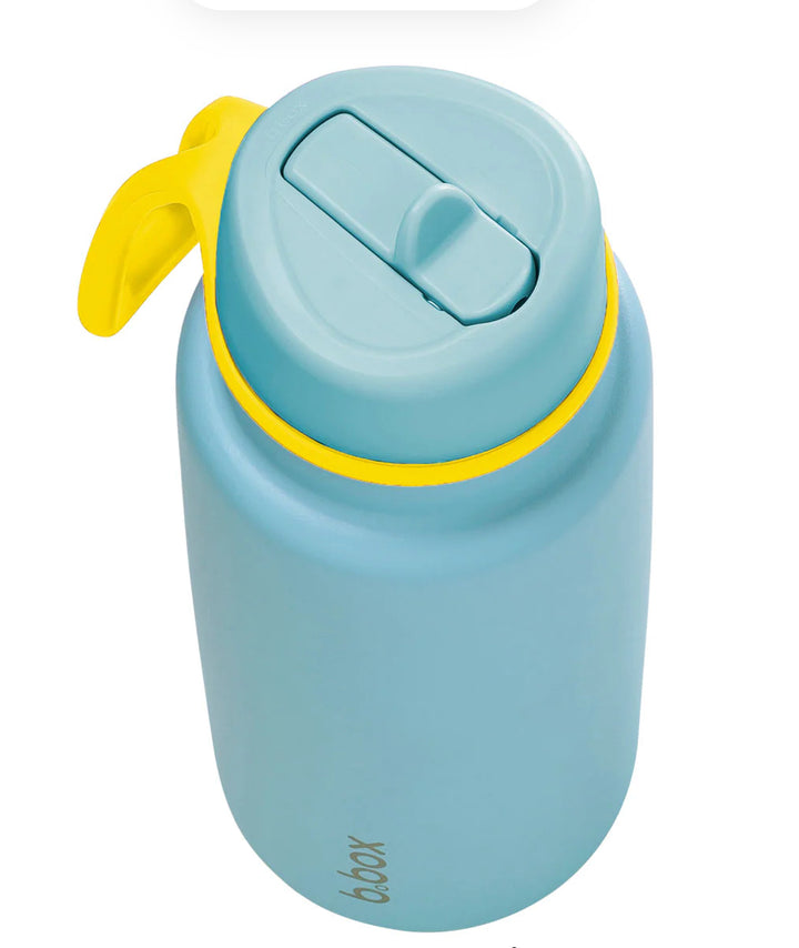 Insulated Flip Top 1 Litre Bottle - pool side
