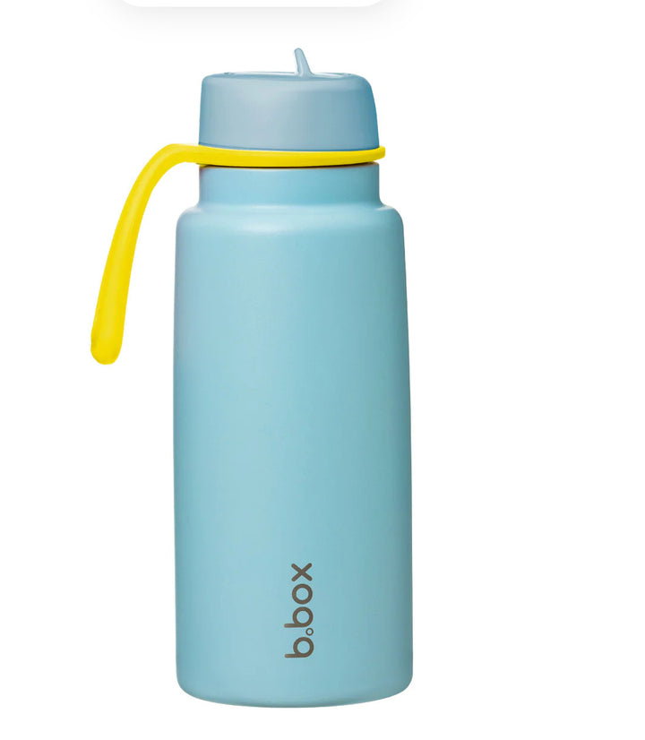 Insulated Flip Top 1 Litre Bottle - pool side