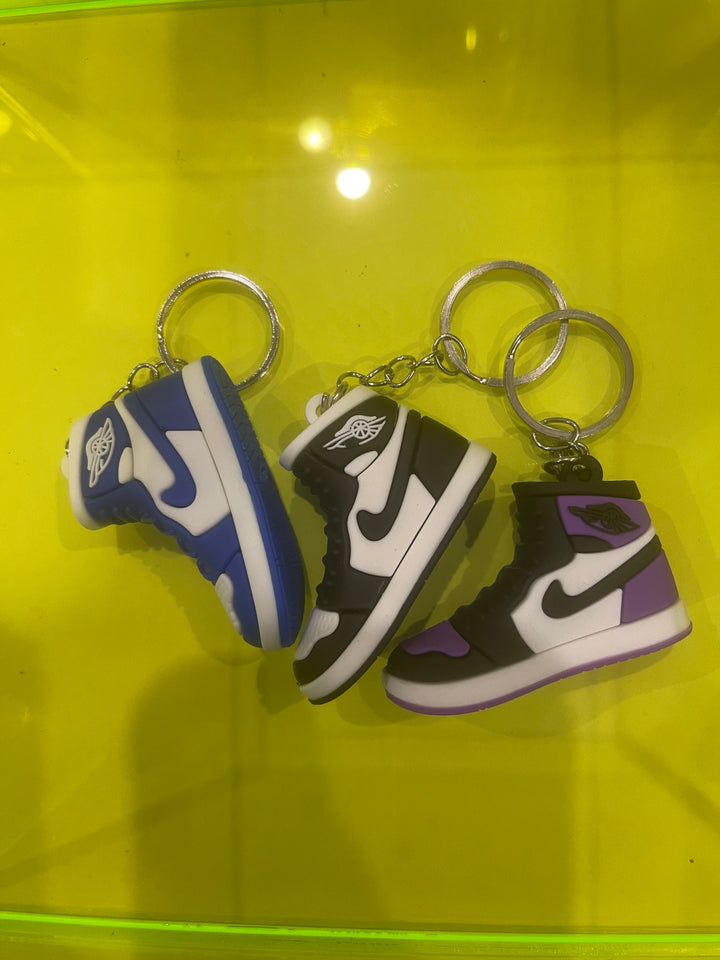 Black and White Sneaker keyring